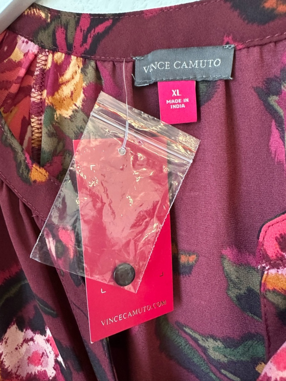 ☀️ New! VINCE CAMUTO Puff Sleeve V-Neck Floral Blouse - Picture 7 of 16